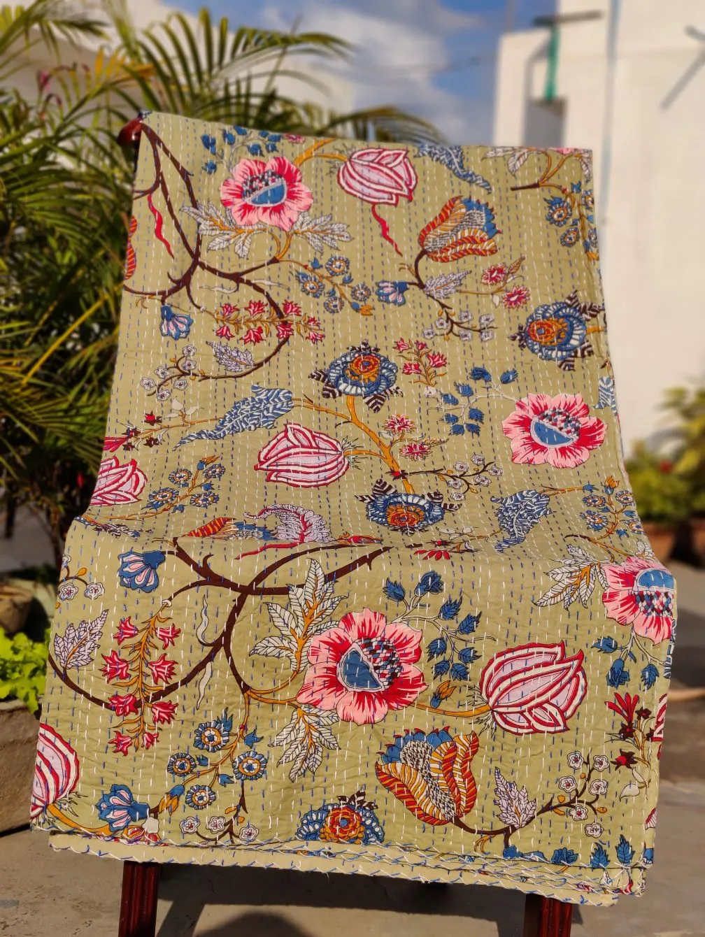 BEIGE KANTHA DOHAR