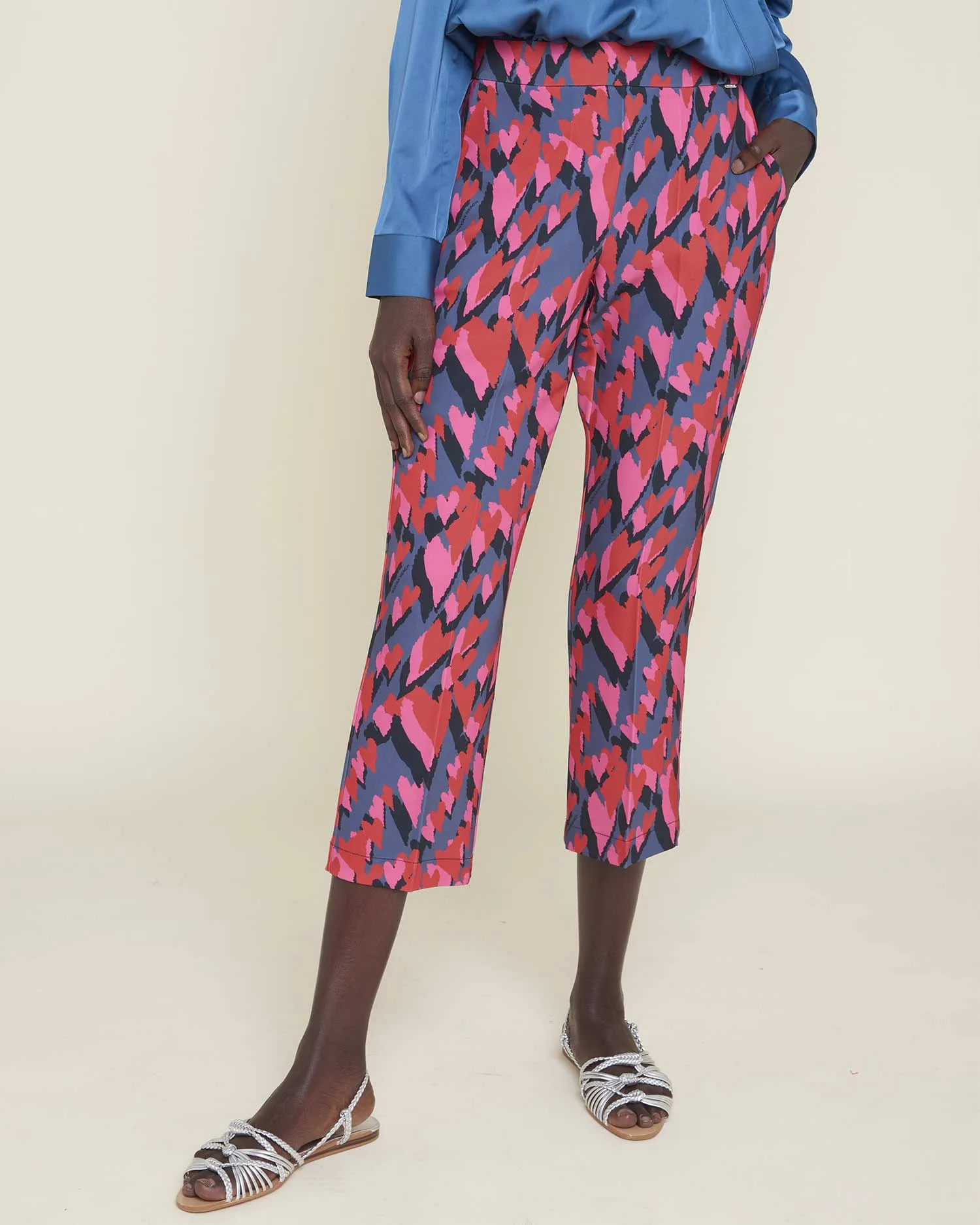 Cropped pants with high waist