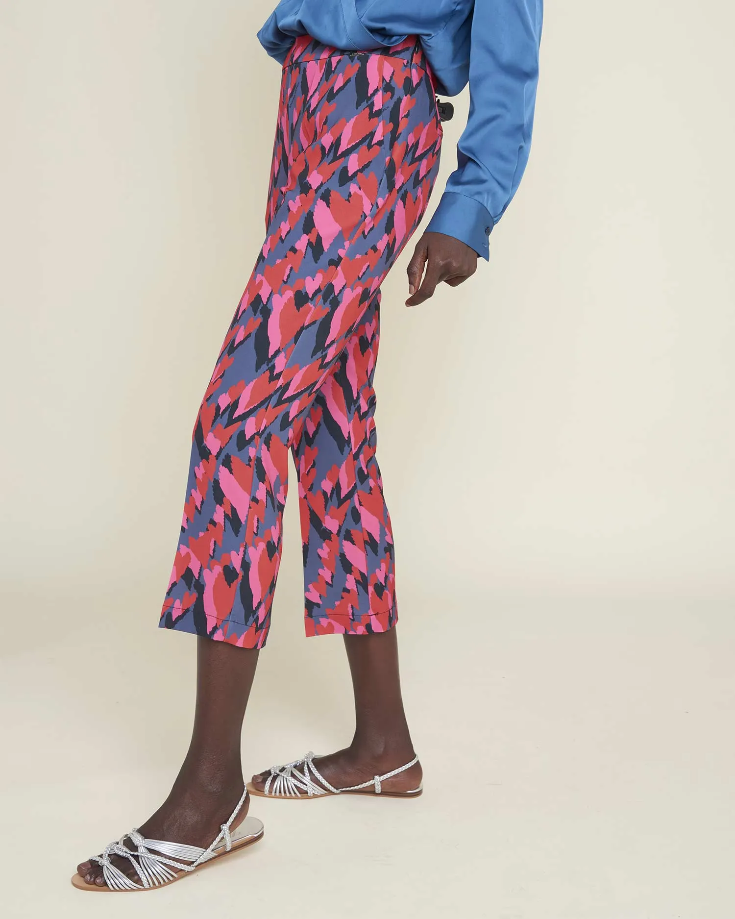 Cropped pants with high waist