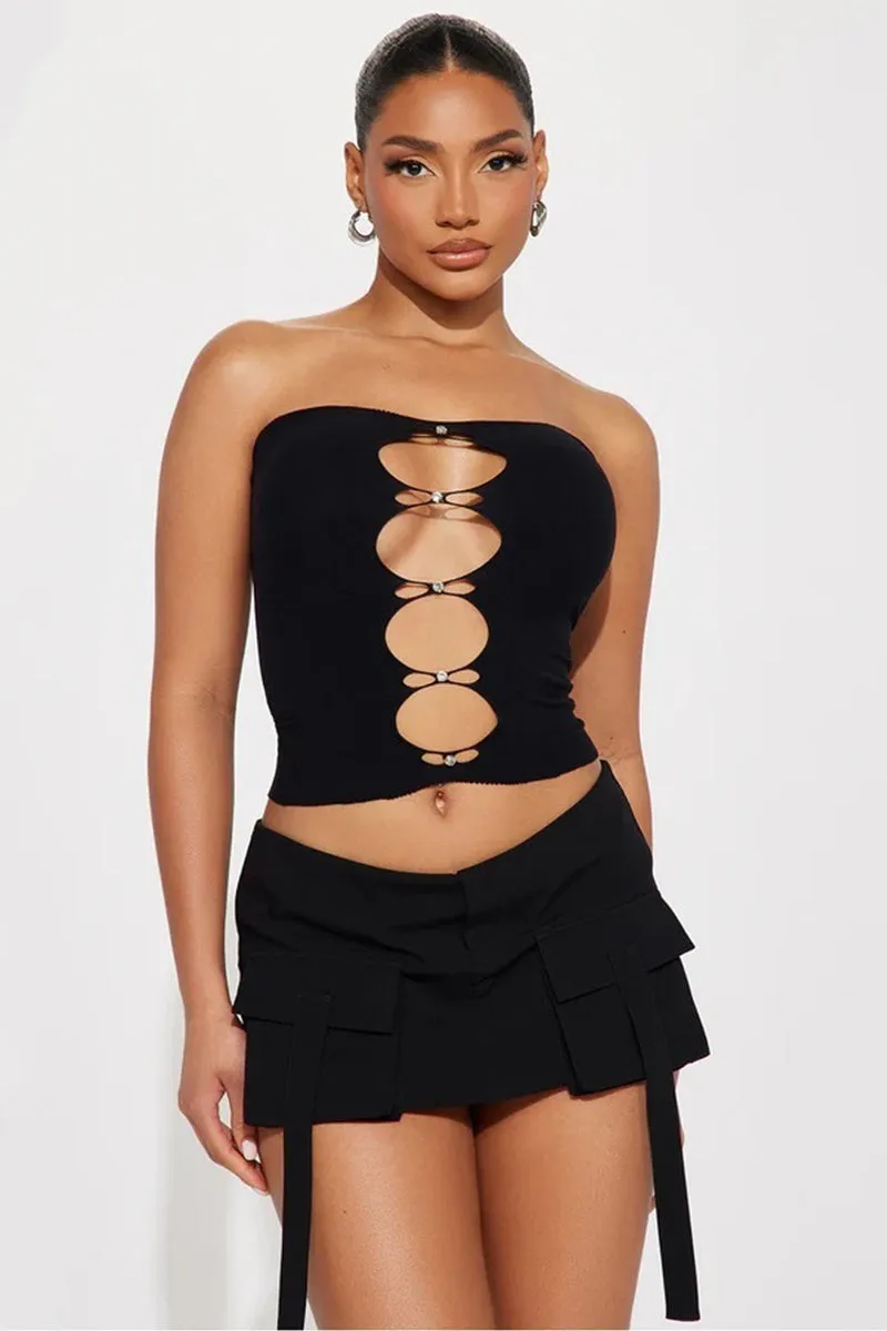 Cutout Ring Front Strapless Crop Top