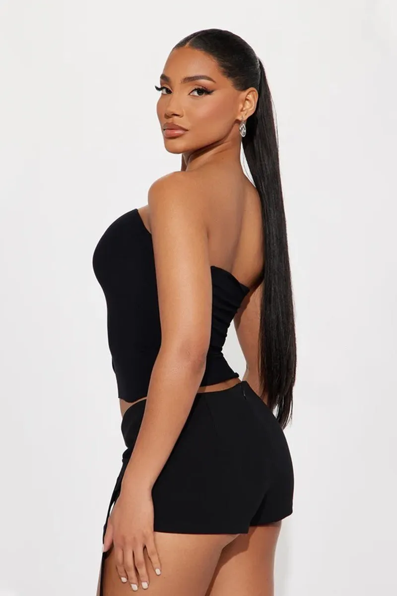 Cutout Ring Front Strapless Crop Top