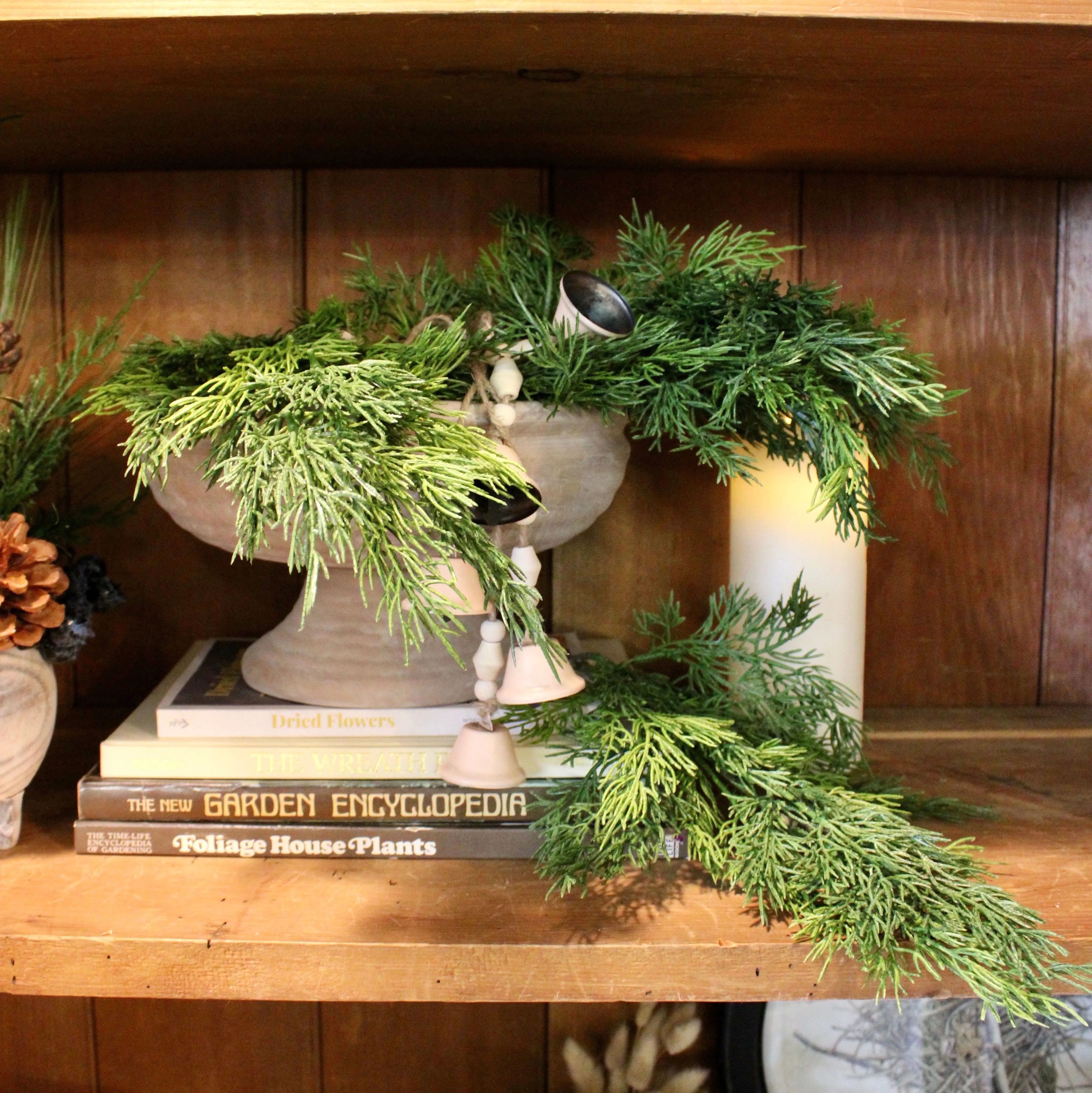 Eastern White Cedar Spray (Real Touch)
