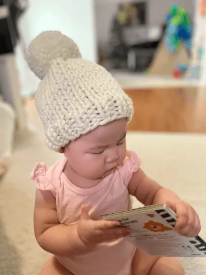 Hand knit yarn Pom Pom baby Beanie in cream white |Newborn baby Toddler Winter hat | Chunky Beanie |Baby shower gift |photo prop baby gift