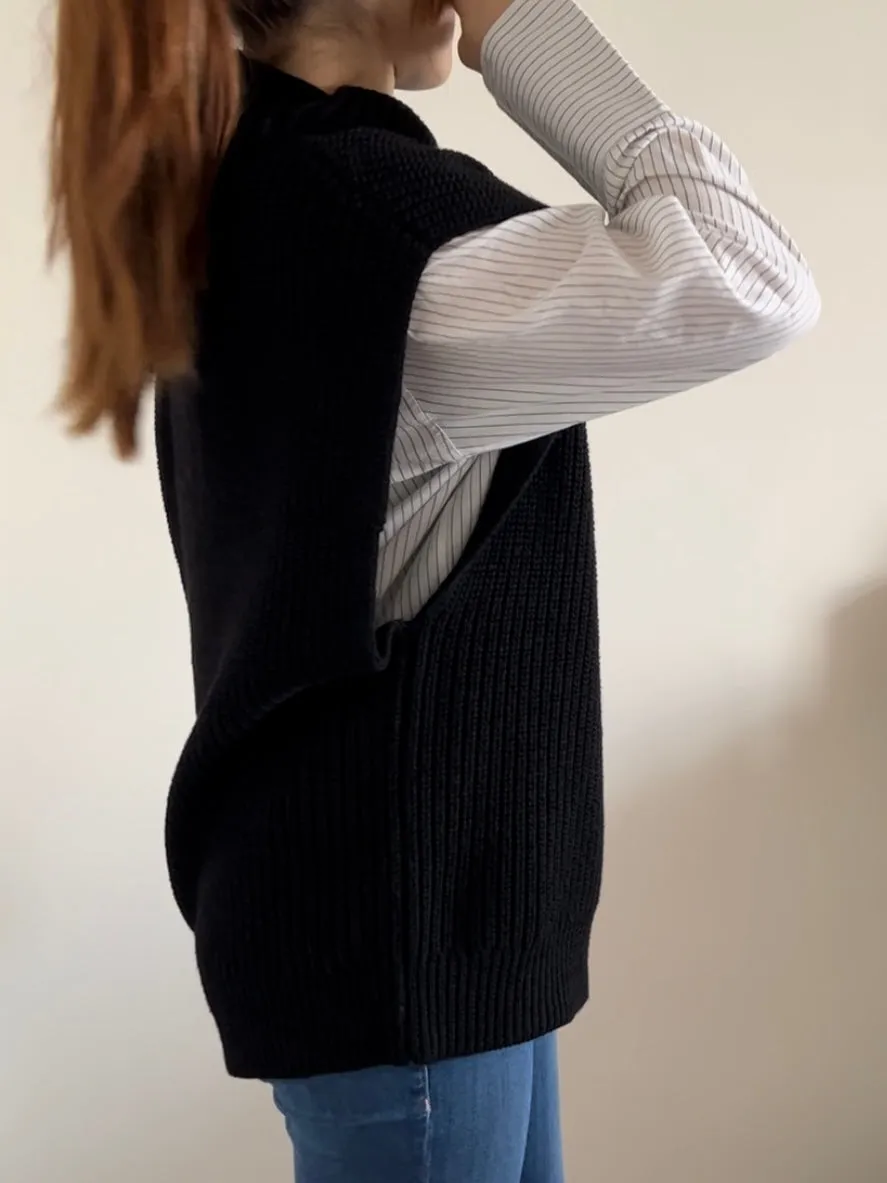 Oversized Mock-neck Wool Vest