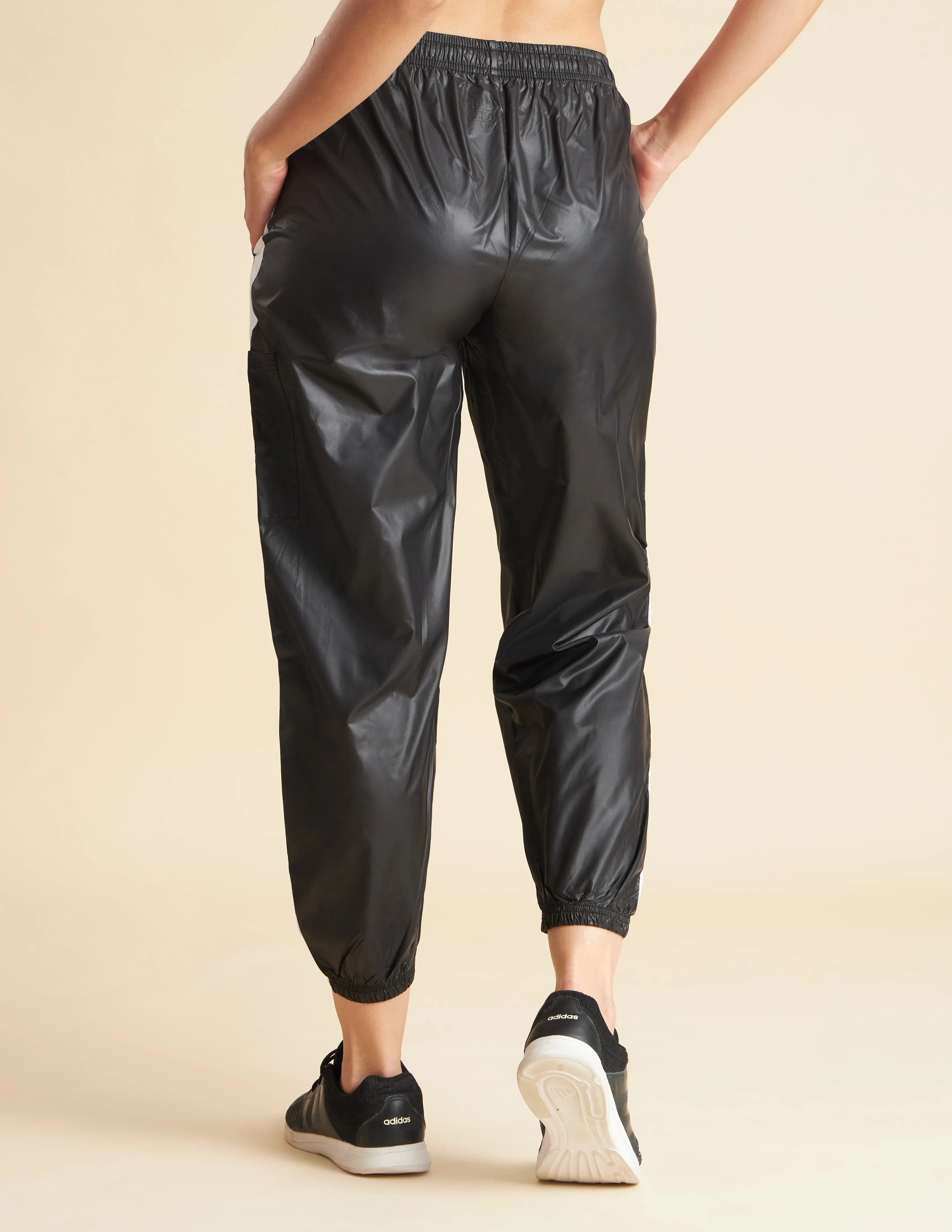 Women Black NS Loose Fit Solid Training Woven Joggers